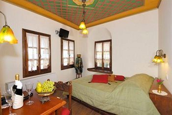 Melanthi Traditional Hotel