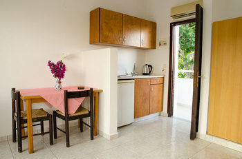 Hotel Gnest Apartments
