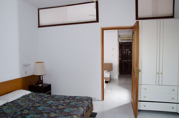 Hotel Gnest Apartments