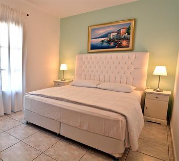 Anna Maria - Vanessa Luxury Apartments And Suites
