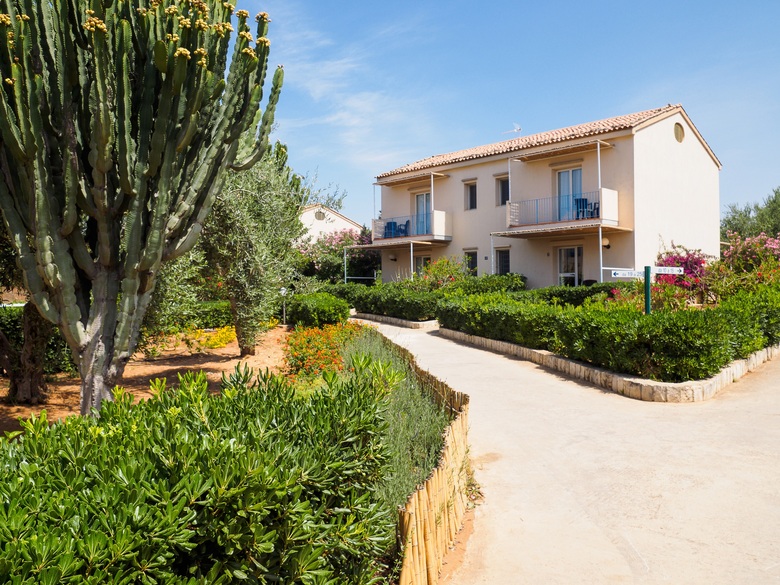 Hostal Athena Resort