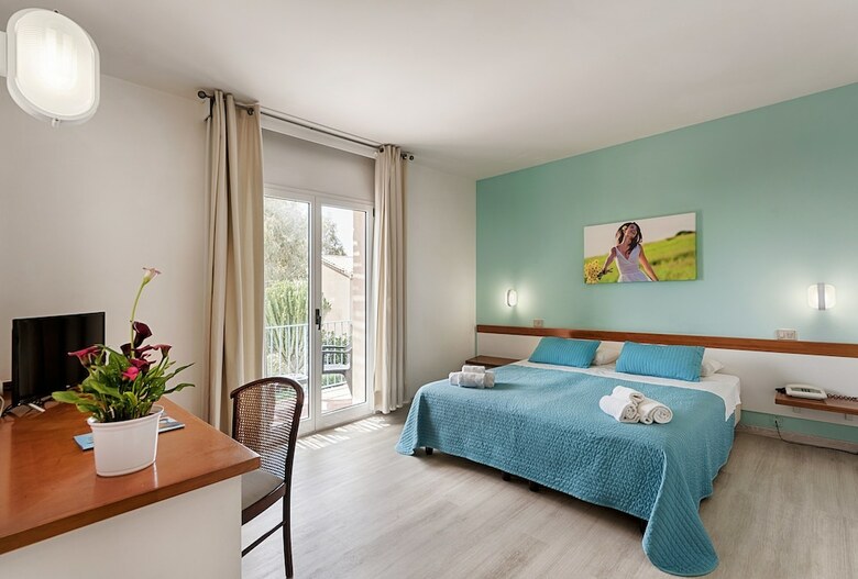 Hostal Athena Resort