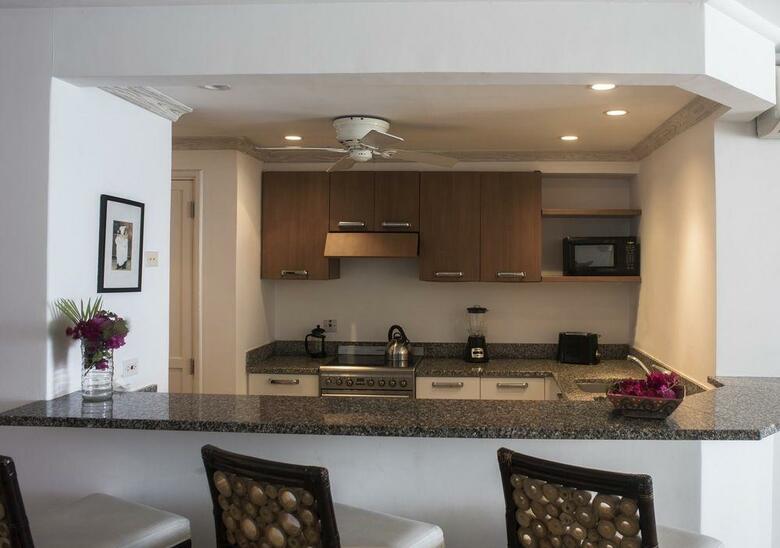 Hotel South Ocean Villa 402
