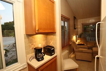 Villa Kokomo Botanical Resort