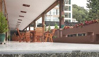 Hotel Century Pines Resort