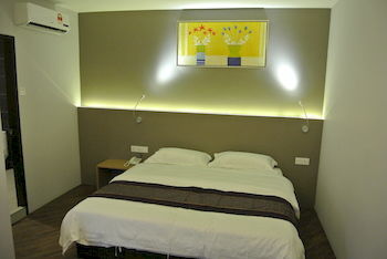 Hotel Super 8 Bayan Baru