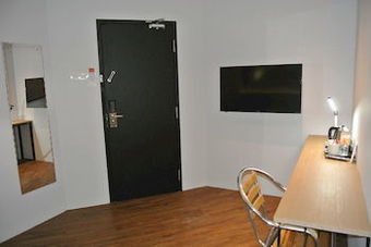 Hotel Super 8 Bayan Baru
