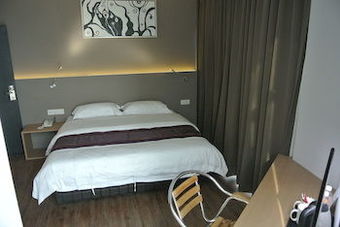 Hotel Super 8 Bayan Baru