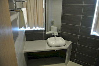 Hotel Super 8 Bayan Baru