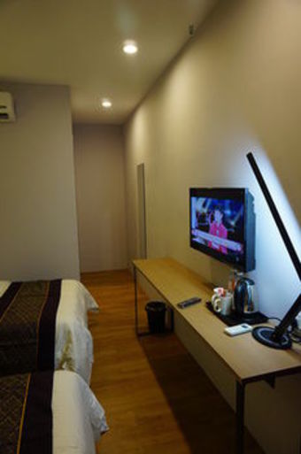 Hotel Super 8 Bayan Baru