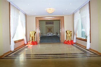 Royal President Hotel