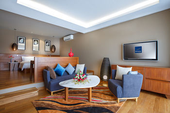 Hotel Novotel Inle Lake Myat Min