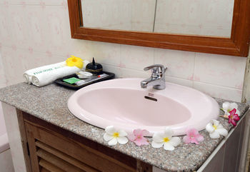 Kyaw Hotel