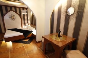 Hotel Victoria Court North Edsa