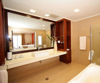 Coron Gateway Hotel & Suites
