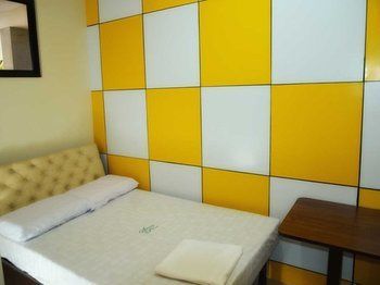 Sunny Point Hotel & Apartelle