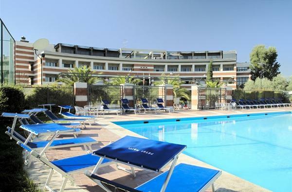 Petra Hotel & Residence