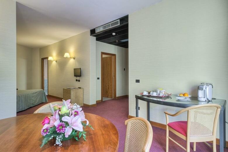 Petra Hotel & Residence