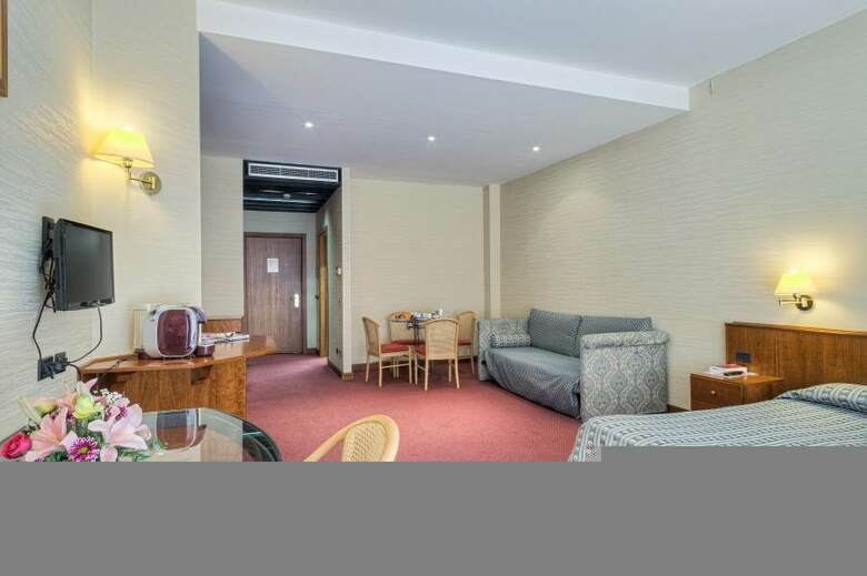 Petra Hotel & Residence