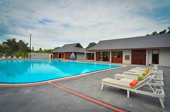 Hotel Lakeside Chalet By Mida