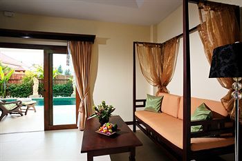 Thai Thani Pool Villa Resort