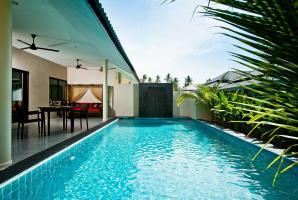 Thai Thani Pool Villa Resort