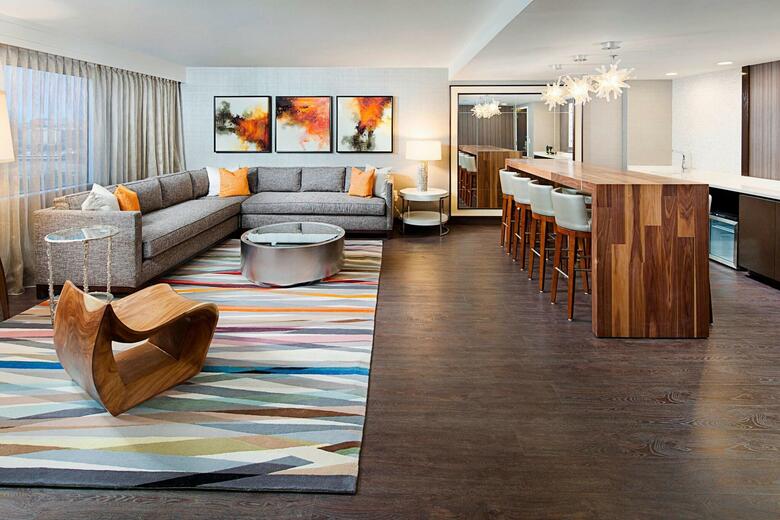 Hotel Dallas Marriott Suites Market Center