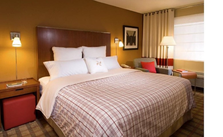 Four Points By Sheraton Hotel & Suites