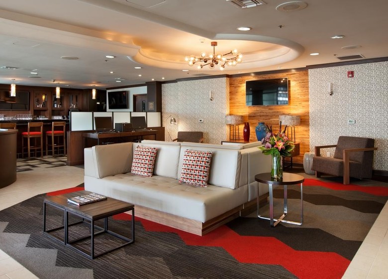 Four Points By Sheraton Hotel & Suites