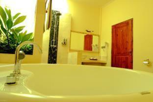 Puri Sari Beach Hotel