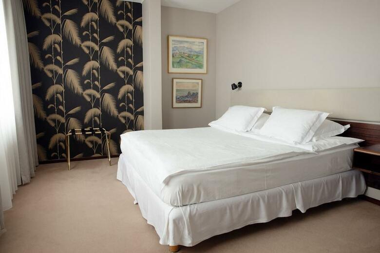 Hotel Holt