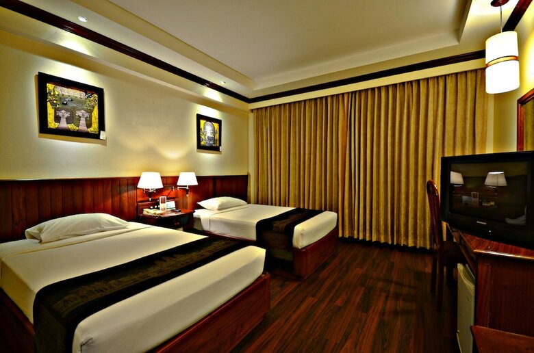 City River Hotel