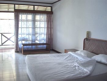 Pandu Lakeside Hotel Tuktuk