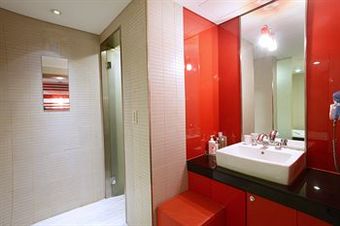 Hotel S