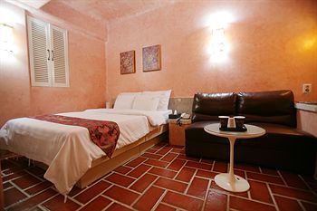 M Motel