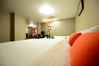 W Tourist Hotel