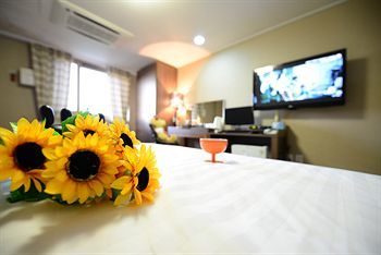 W Tourist Hotel