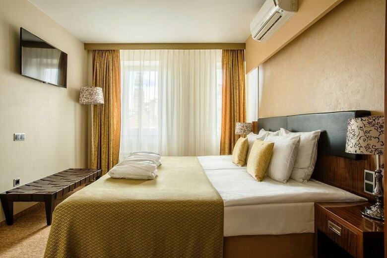 Avalon Hotel