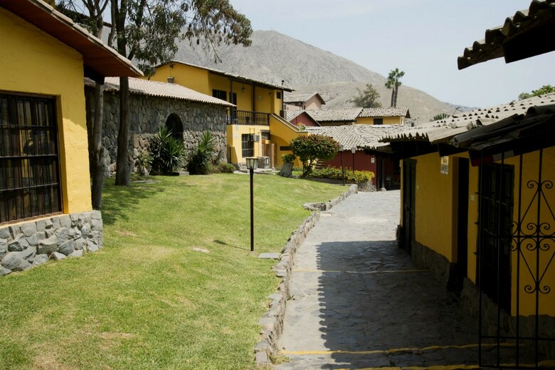 Hotel Decameron El Pueblo