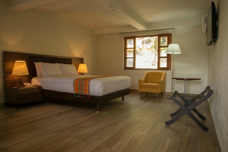 Hotel Decameron El Pueblo