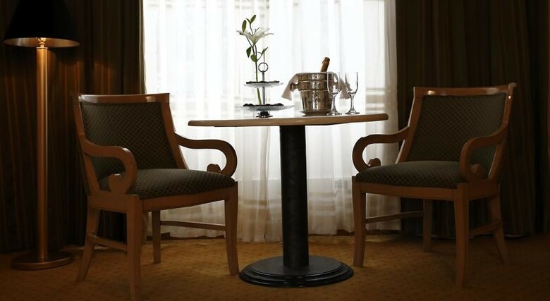 Suites Del Bosque Hotel