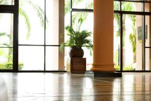Hotel Le Meridien Ogeyi Place