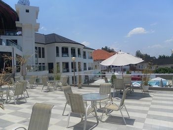The Manor Hotel