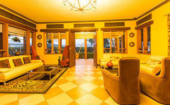 Hotel Humura Resort
