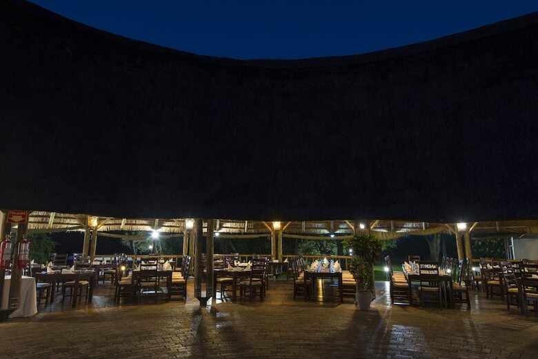 Hotel A'zambezi River Lodge