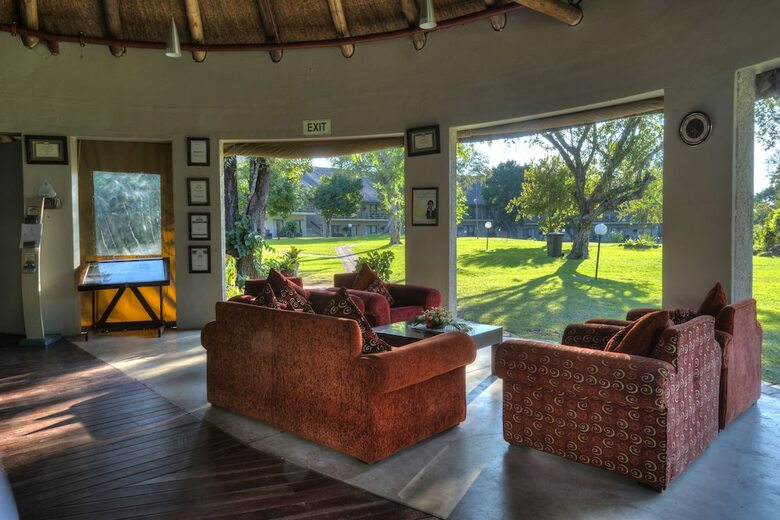 Hotel A'zambezi River Lodge