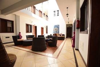 Aparthotel Aquamarina Suites