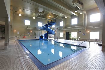 Pomeroy Inn & Suites Hotel