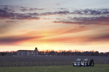 Aparthotel Riverbend Inn And Vineyard
