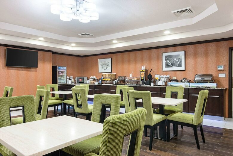 Hotel Comfort Inn